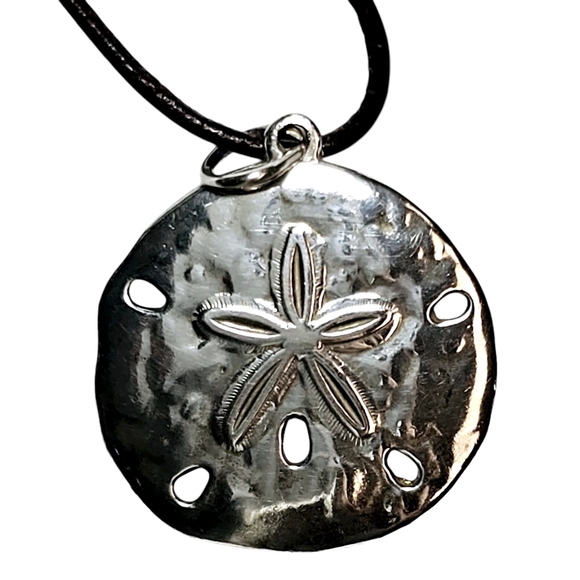 Vintage Sterling Silver Sand Dollar pendant - Picture 1 of 16